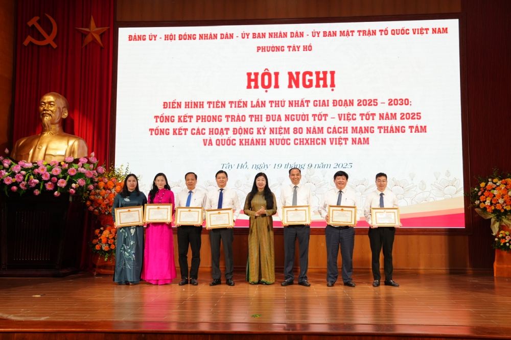 Thi đua phải trở thành động lực phát triển phường Tây Hồ