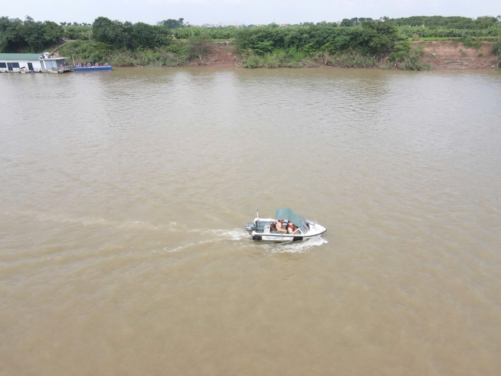 Chặn "điện giật, tận diệt", giữ nguồn cá, giữ mạch sống sông Hồng