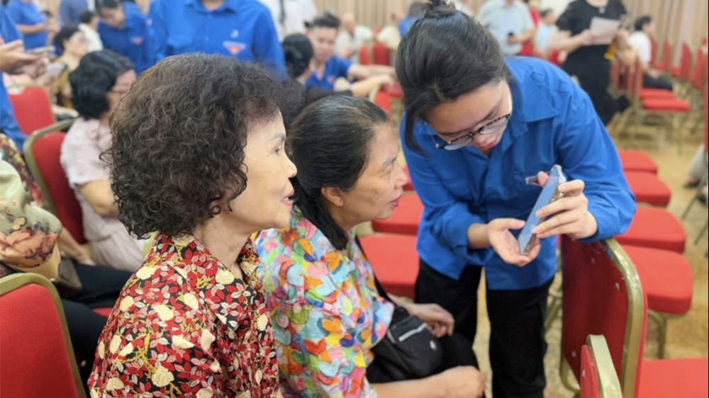 Tây Hồ tiên phong lan toả phong trào học nghị quyết trực tuyến