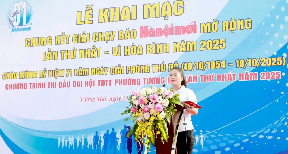 Trên 400 vận động viên tranh tài Giải chạy Báo Hànộimới ở phường Tương Mai