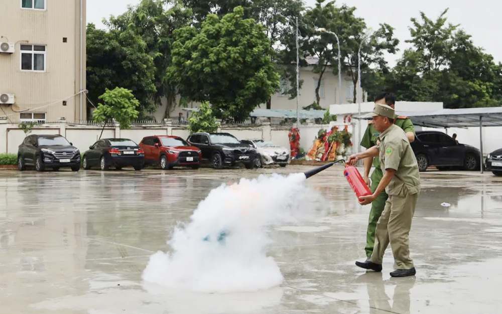 Xuân Đỉnh tập huấn kỹ năng PCCC cho gần 200 lực lượng cơ sở và hộ kinh doanh Xuân Đỉnh tập huấn kỹ năng PCCC cho gần 200 lực lượng cơ sở và hộ kinh doanh