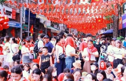 ha noi khach noi dia tang truong an tuong trong 9 thang