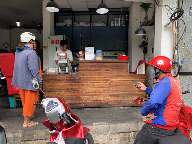 khoi nghiep tu gam cau xe che khuc bach thanh quan sang chanh o sai gon