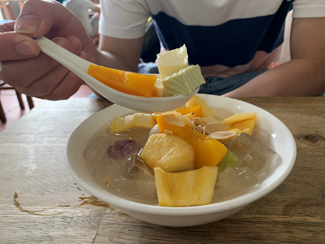 khoi nghiep tu gam cau xe che khuc bach thanh quan sang chanh o sai gon