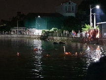 2 trẻ lật thuyền vịt tử vong