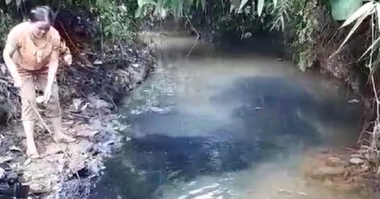 Sở TN&MT tỉnh Hòa Bình nói về hiện trường đổ dầu thải đầu nguồn nước sạch sông Đà