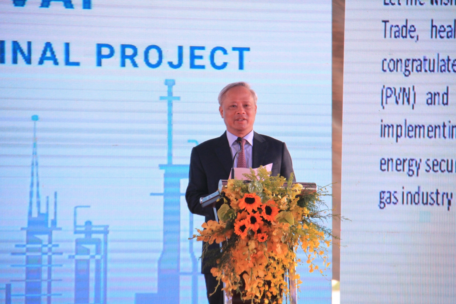 pvn pv gas khoi cong kho chua lng 1 trieu tan tai thi vai