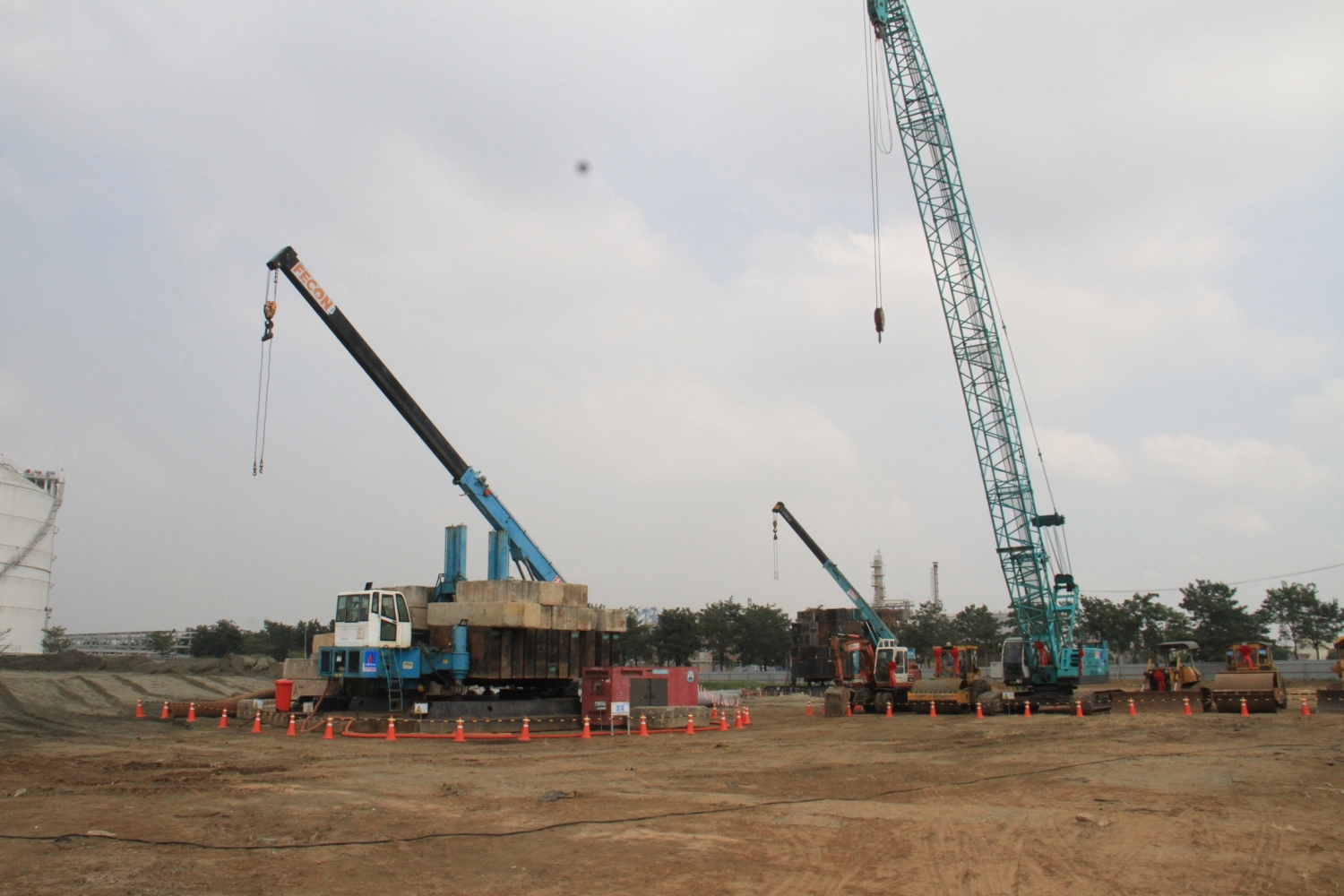 pvn pv gas khoi cong kho chua lng 1 trieu tan tai thi vai