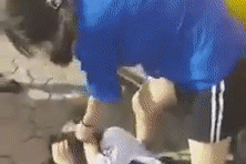 Nữ sinh lớp 8 bị bạn đánh nhập viện