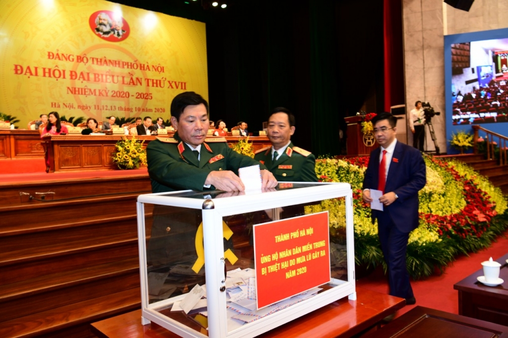 Tại Đại hội lần thứ XVII Đảng bộ TP Hà Nội, các đại biểu dự Đại hội đã quyên góp hơn 312 triệu đồng ủng hộ
