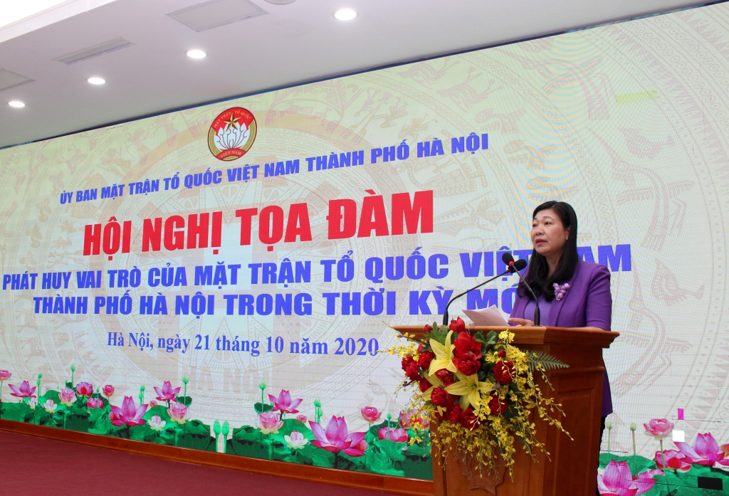 Chủ tịch Ủy ban MTTQ Việt Nam TP Hà Nội Nguyễn Lan Hương phát biểu kết luận