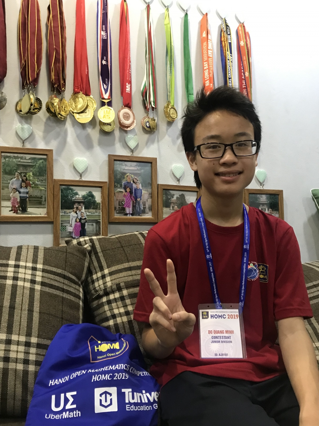 Đỗ Quang Minh sở hữu hàng chục tấm Huy chương Vàng trong các kỳ thi Toán quốc tế