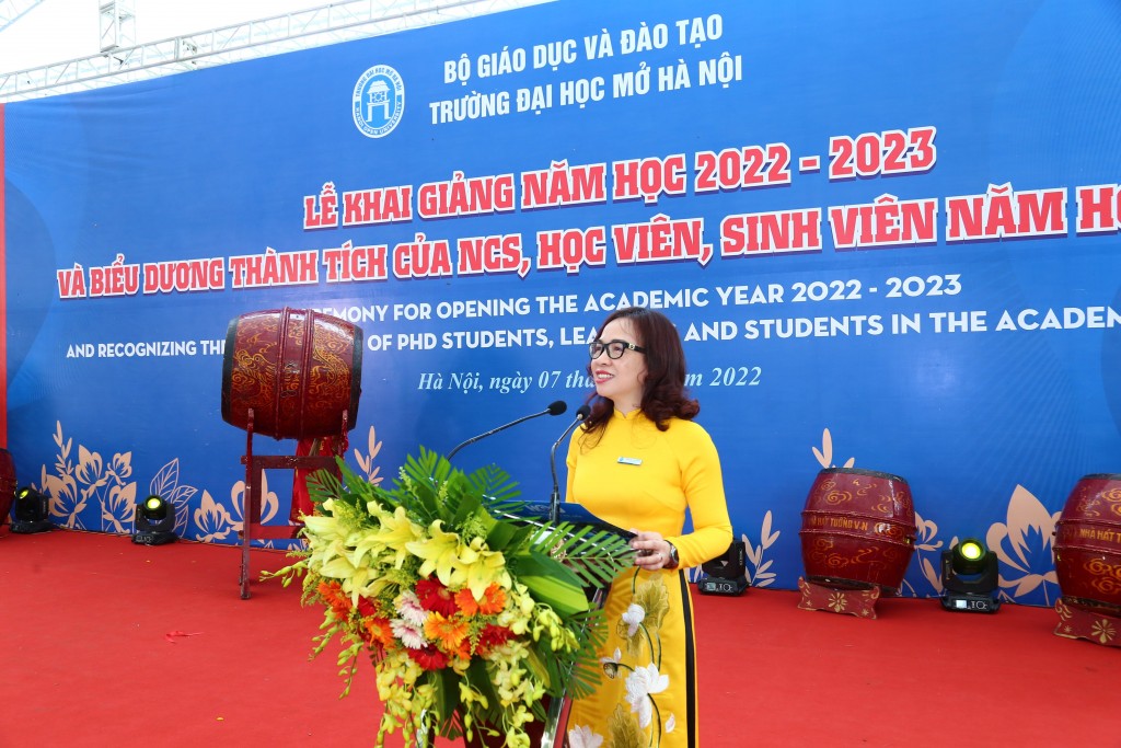 PGS.TS Nguyễn Thị Nhung, Hiệu trưởng trường Đại học Mở Hà Nội
