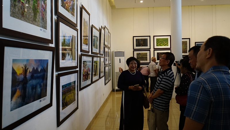 … tác phẩm trưng bày tại triển lãm Ảnh nghệ thuật Hà Nội lần thứ 52