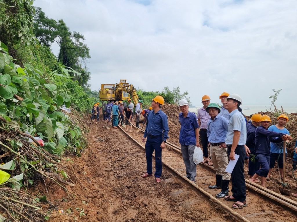 Thông tuyến đường sắt Bắc Nam qua đèo Hải Vân