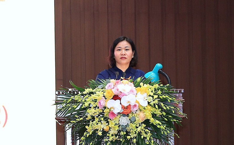 Phó Bí thư Thường trực Thành ủy Hà Nội Nguyễn Thị Tuyến phát biểu chỉ đạo tại buổi gặp mặt