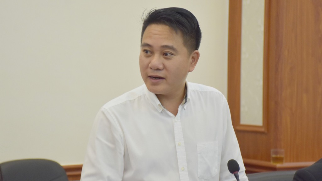 Giám đốc Công ty Lữ hành Hanoitourist Lê Hồng Thái phát biểu tại tọa đàm