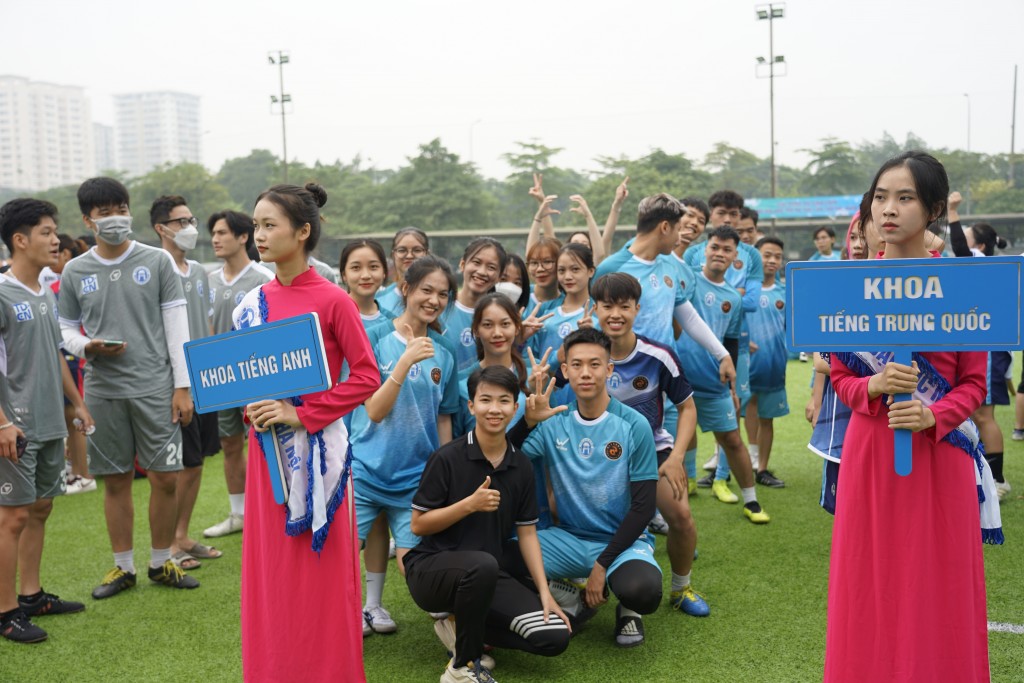 Các đội sinh viên tham gia giải đấu