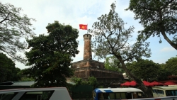 Chùm ảnh: Hà Nội yên bình nhìn từ trên xe buýt hai tầng