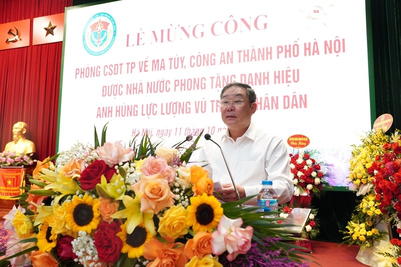 Đồng chí Lê Hồng Sơn, Phó Chủ tịch Thường trực UBND TP phát biểu tại buổi lễ