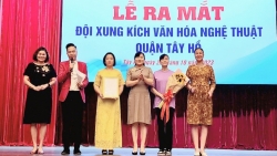 Ra mắt Đội Xung kích Văn hóa nghệ thuật quận Tây Hồ