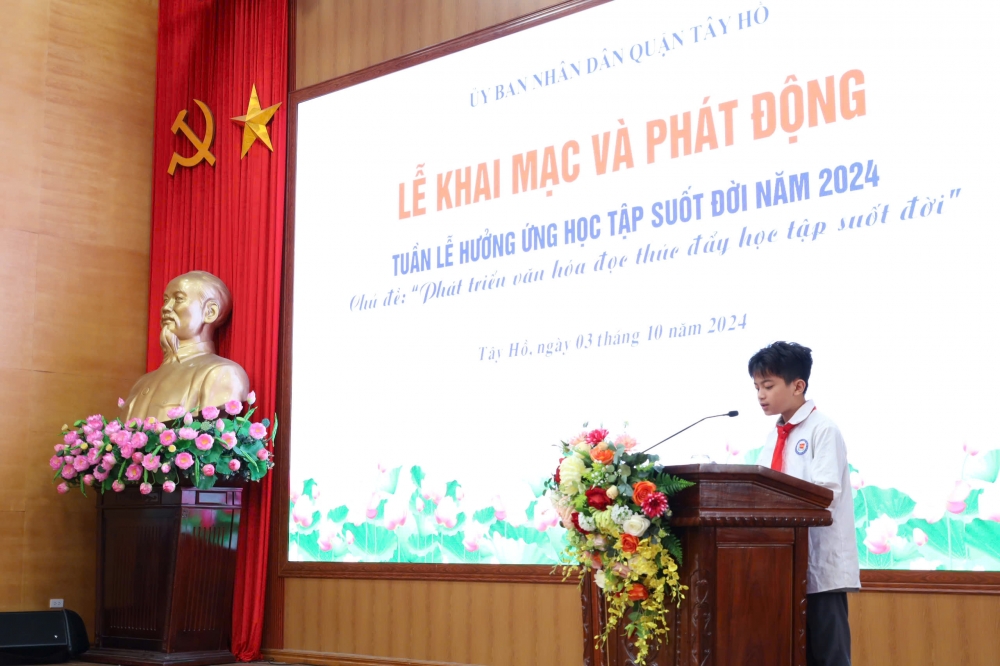 Học sinh Nguyễn Nam Anh lớp 8A1 - Trường THCS An Dương chia sẻ cảm nghĩ tại Lễ phát động. 