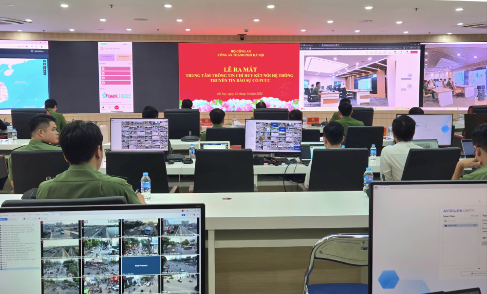 Hà Nội ra mắt Trung tâm Thông tin chỉ huy PCCC: Bước ngoặt ứng dụng công nghệ Hà Nội ra mắt Trung tâm Thông tin chỉ huy PCCC: Bước ngoặt ứng dụng công nghệ