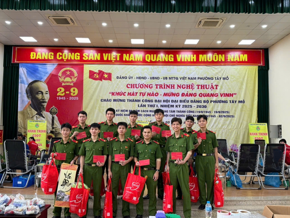Công an Hà Nội lan tỏa hành trình “Giọt máu nghĩa tình” 2025 Công an Hà Nội lan tỏa hành trình “Giọt máu nghĩa tình” 2025