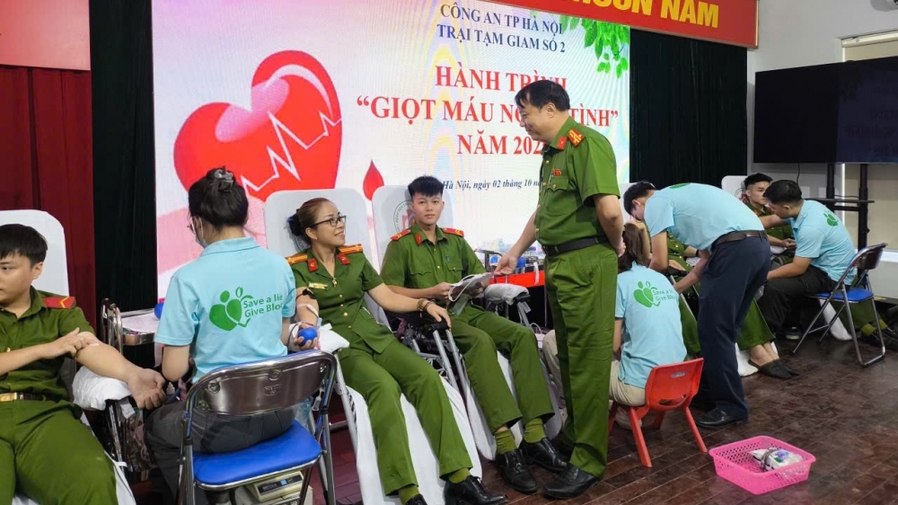 Công an Hà Nội lan tỏa hành trình “Giọt máu nghĩa tình” 2025