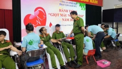 cong an ha noi lan toa hanh trinh giot mau nghia tinh 2025