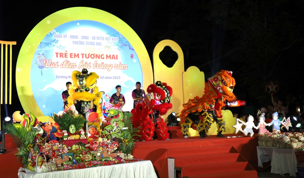 Tiết mục múa Lân sôi động