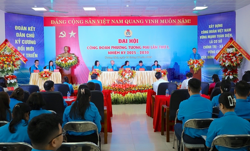 Ra mắt Ban Chấp hành Công đoàn phường Tương Mai