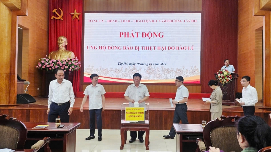 Phường Tây Hồ phát động ủng hộ đồng bào vùng bị ảnh hưởng bởi bão, lũ