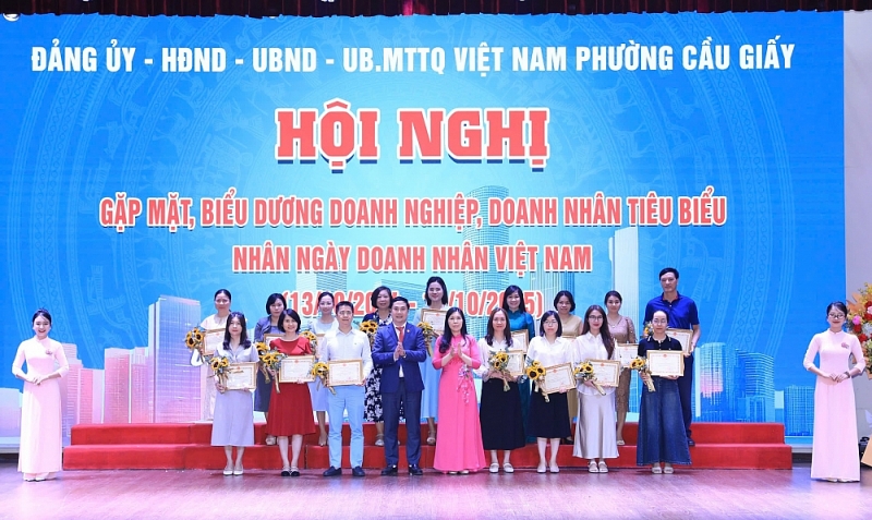 Cầu Giấy thúc đẩy các mô hình tiên phong trong hệ sinh thái kinh tế Cầu Giấy thúc đẩy các mô hình tiên phong trong hệ sinh thái kinh tế