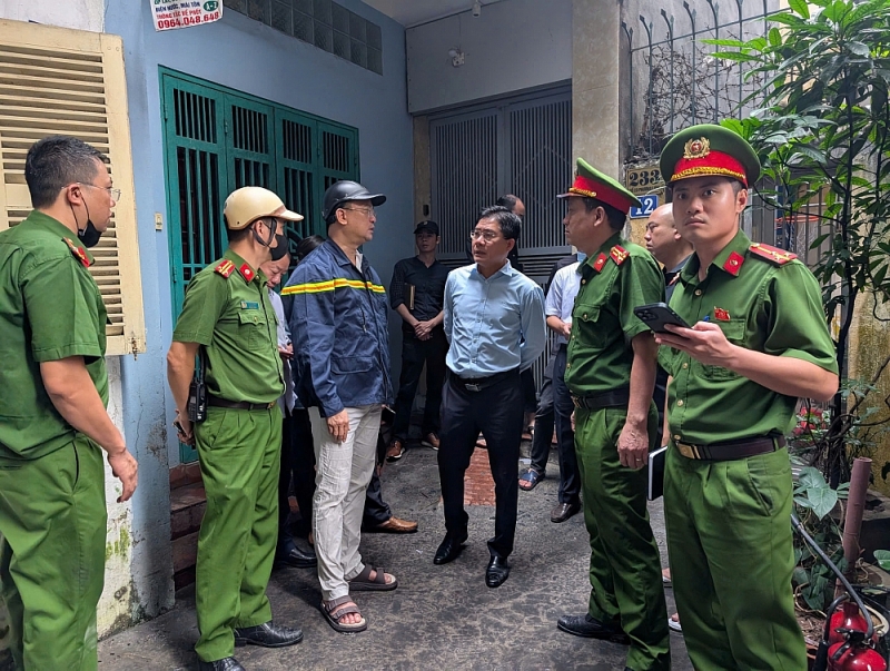 Lực lượng chức năng đến hiện trường