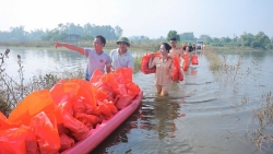 400 can bo chien si cong an ha noi tong luc giup dan trung gia khac phuc hau qua bao lu