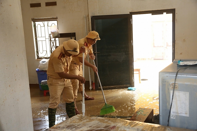 Một số nơi nước vẫn ngập