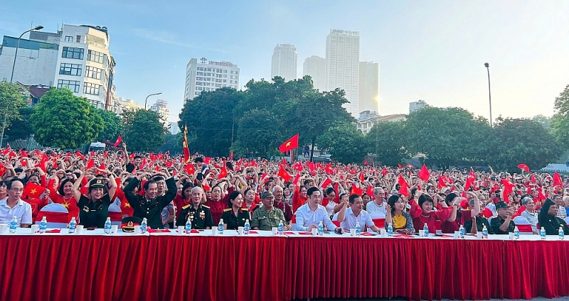 Phường Cầu Giấy trong nhịp bước mùa Thu