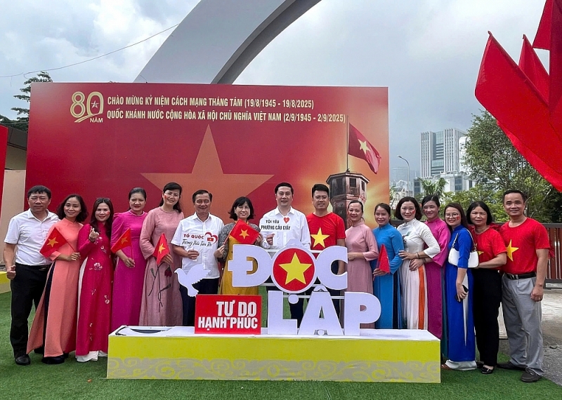 Phường Cầu Giấy trong nhịp bước mùa Thu