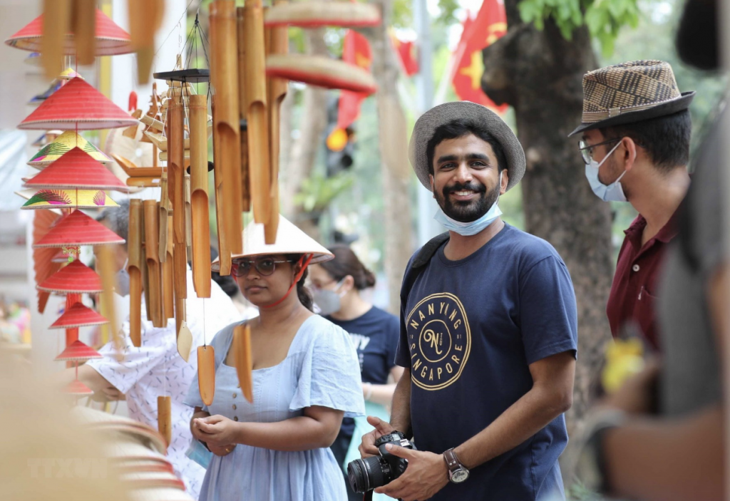 Du khách quốc tế đến với Hà Nội Du khách quốc tế đến với Hà Nội