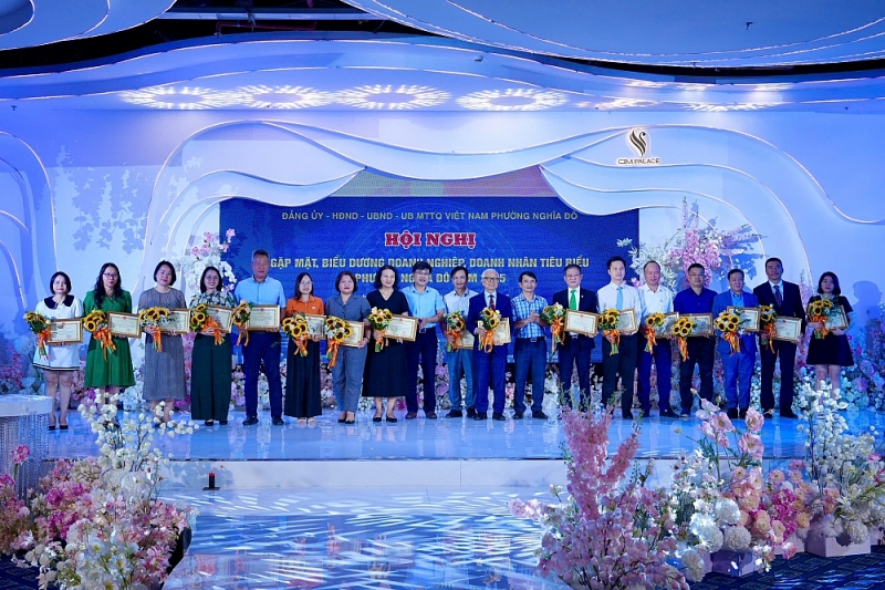 Biểu dương 39 doanh nghiệp, doanh nhân tiêu biểu phường Nghĩa Đô