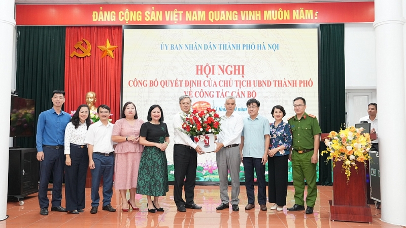 Ông Đỗ Việt Hưng được phê chuẩn giữ chức Chủ tịch UBND phường Nghĩa Đô