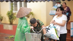 pnj khoi dong sieu thi mini 0 dong ho tro khan cap nguoi dan hau bao lu