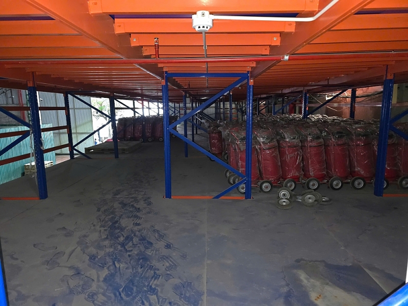 Thời điểm phát hiện, nhiều vỏ bình chữa cháy còn chưa được đưa ra thị trường