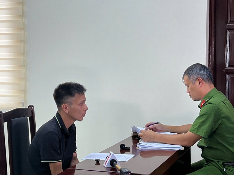 Dùng nước máy đóng bình Lavie giả bán kiếm lời giữa Thủ đô