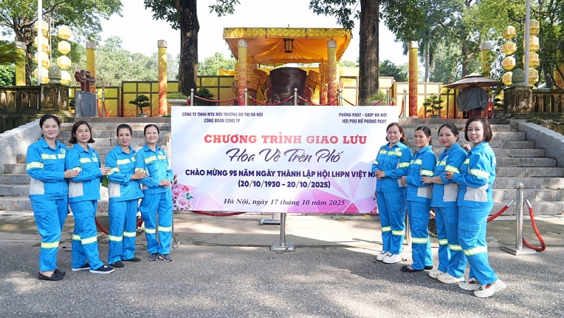 Hoa về trên phố – Hành trình tri ân và lan tỏa yêu thương Hoa về trên phố – Hành trình tri ân và lan tỏa yêu thương