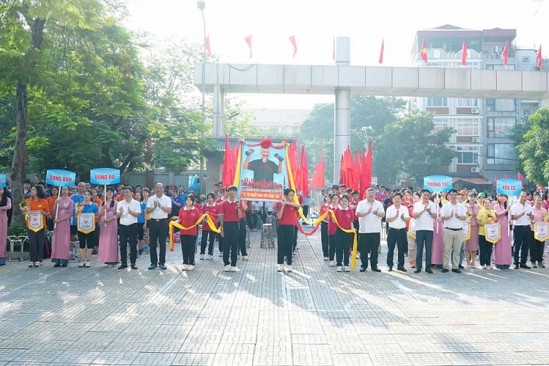 Các khối tham gia đại hội Thể dục thể thao phường Định Công