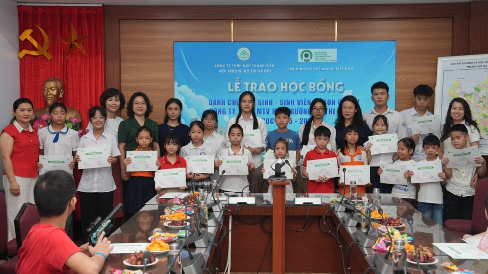 Học bổng Pro - Urenco: Chắp cánh cho những ước mơ xanh