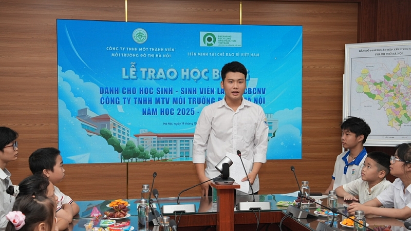 Học bổng Pro - Urenco: Tiếp sức ước mơ xanh Học bổng Pro - Urenco: Tiếp sức ước mơ xanh
