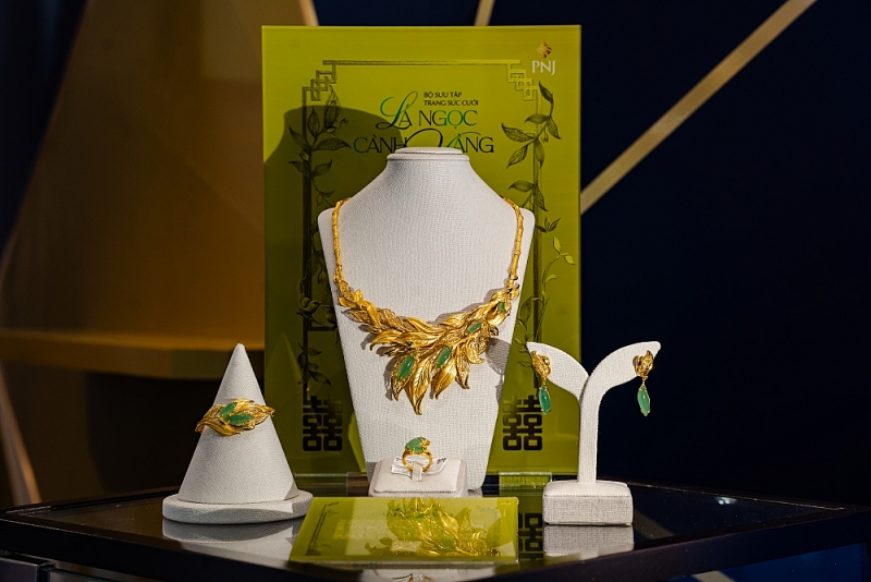 BST Lá Ngọc Cành Vàng PNJ (Ảnh: Sơn Tùng) BST Lá Ngọc Cành Vàng PNJ (Ảnh: Sơn Tùng)